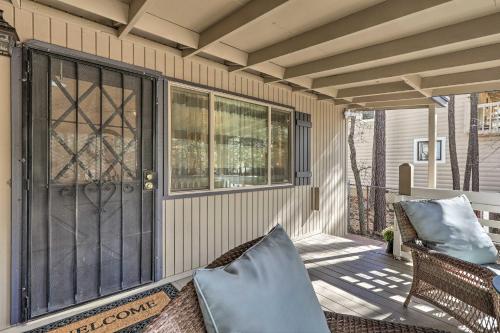 Renovated Munds Park Cottage with Grill and Fire Pit!