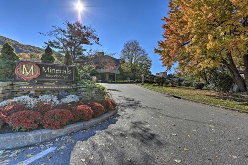 Vernon Township Condo Less Than 1 Mi to Ski Lifts, Golfing