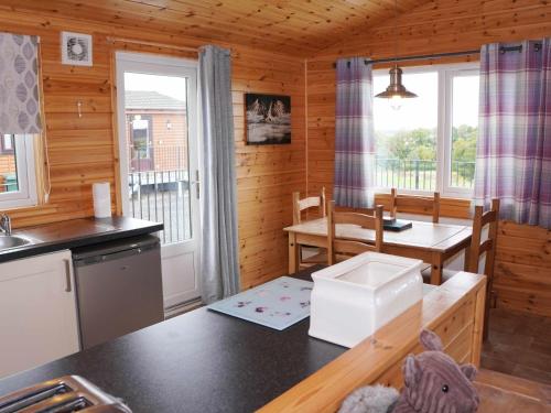 Chalet Osprey Lodge by Interhome in Kinross