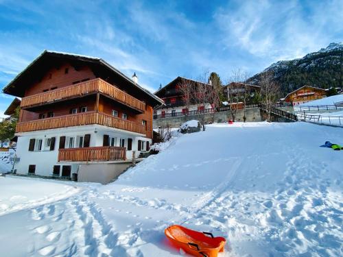 Apartment Chalet Jungtalblick- Wohnung Chilcheri by Interhome Grächen