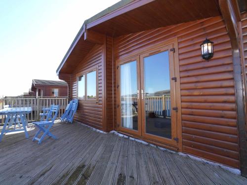 Chalet Loch Leven Lodge 11 by Interhome in Kinross