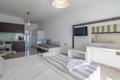 Mythos Apartments - image 6