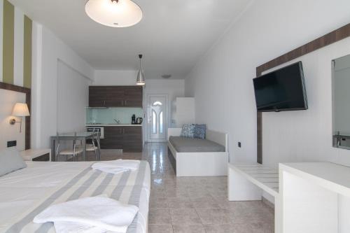 Mythos Apartments - image 4