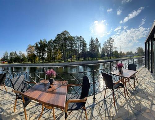 Навколишнє середовище, Hotel Nad Pisa in Піш