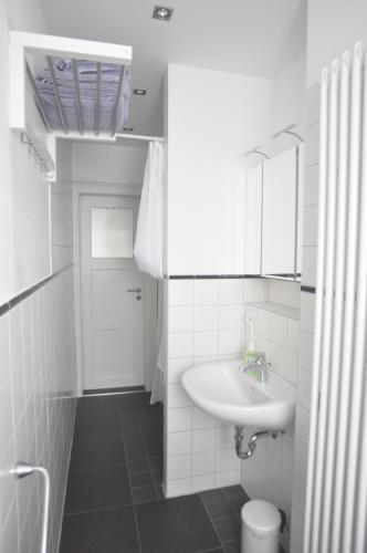 Apartment image 6