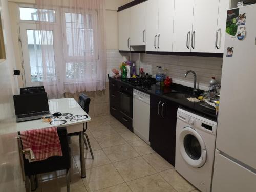 Alanya'nın merkezinde esyalı kiralık daire