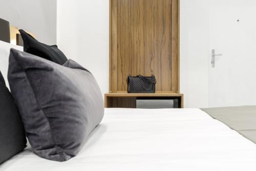 Sant'Angelo Suites - Tap to explore photos