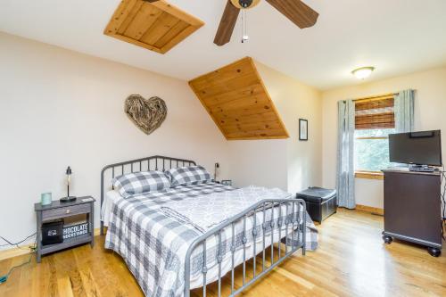 Custom 4 Bed 4 Bath Cabin in Dahlonega - image 7