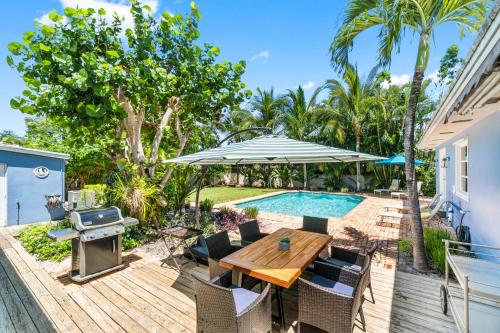 Spanish Style- Heated Saltwater Pool/grill, Min to Beach & Atlantic in Delray Beach, USA