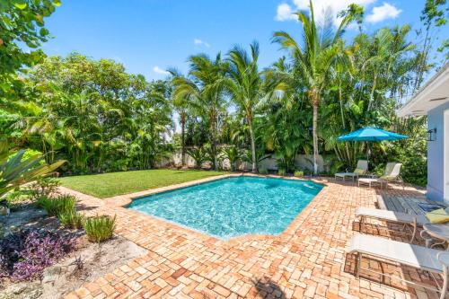 Spanish Style- Heated Saltwater Pool/grill, Min to Beach & Atlantic in Delray Beach, USA
