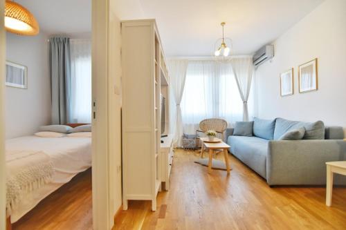 Regina Apartments with free parking - image 4