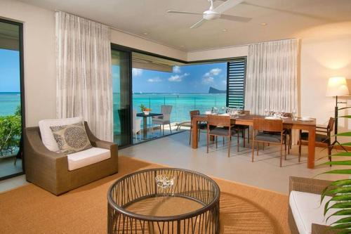 Amaranth II: Three bedroom beach apartment with rooftop pool
