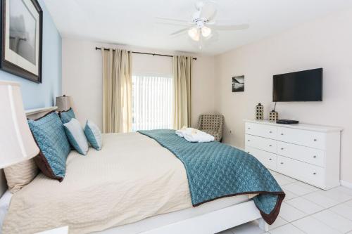 Lovely Six Bedrooms with Lake View Pool and Game Room at Lake Berkley Resort (1078)