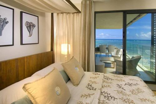 Amaranth I: Three bedroom beach apartment with rooftop pool