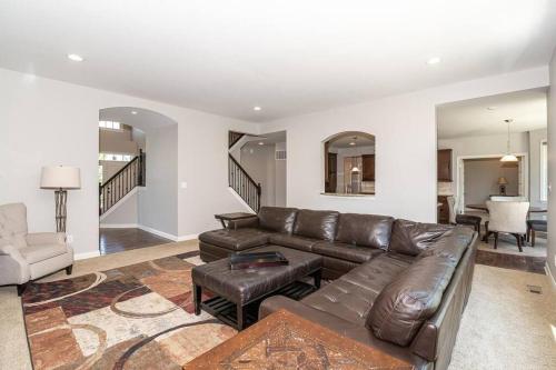 Lakefront view 5 bedroom home with basement in Fishers