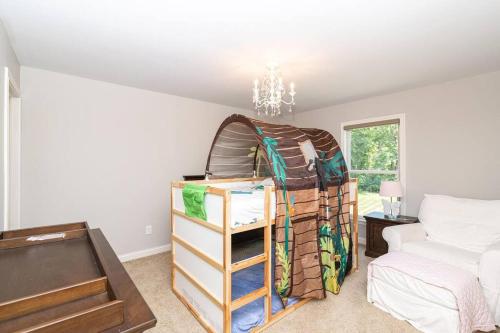 Lakefront view 5 bedroom home with basement in Fishers