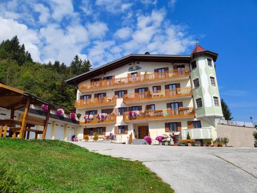 One-Bedroom Apartment with Garden View