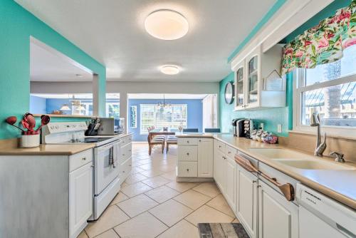Pet-Friendly Waterfront Paradise with Dock on Gulf! - image 7