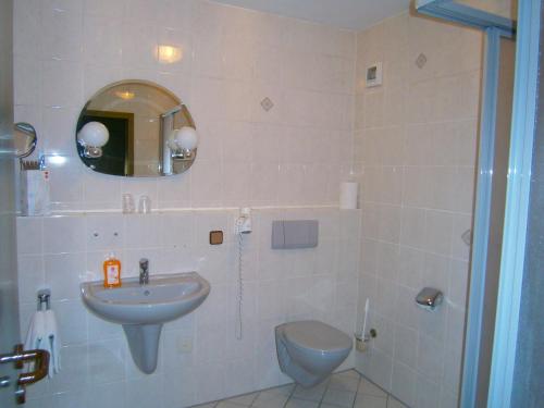 Pension Drei Linden – Obertrubach, CA