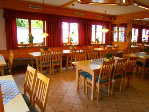Pension Drei Linden – Obertrubach, CA