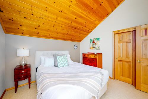 Luna Bear Lodge