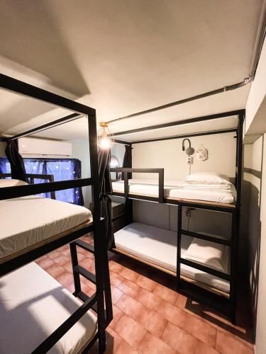 1 twin bed