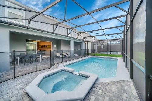 Brand New 10 Bedrooms Mansion at Windsor Island Resort (2037LC)
