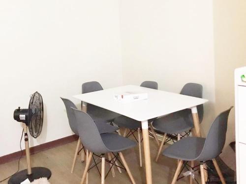 Spacious Condo Unit @ Paseo Verde at Real