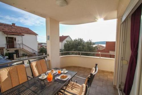 Studio apartment in Okrug Gornji with terrace, air conditioning, WiFi, washing machine 5051-1