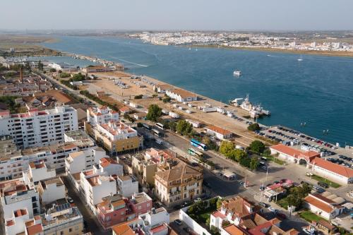 Pombaline Building W/Pool by LovelyStay
