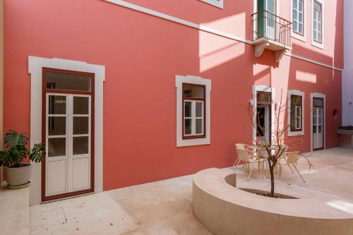 Pombaline Building W/Pool by LovelyStay