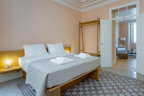 Pombaline Building W/Pool by LovelyStay