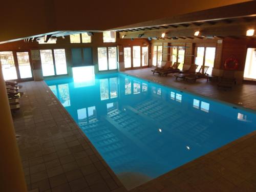 Swimming pool, Grande Marmotte, Ski aux pieds, Le Refuge du Montagnard, Arc 1950 in Arc 2000