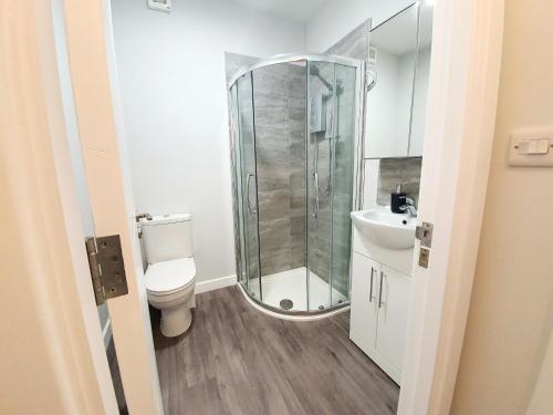 Beautiful Modern Studio Town Centre Close to Beach
