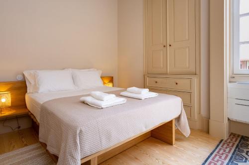 Pombaline Building W/Pool by LovelyStay