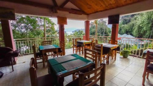 Crater Bay Cottages in Kabale