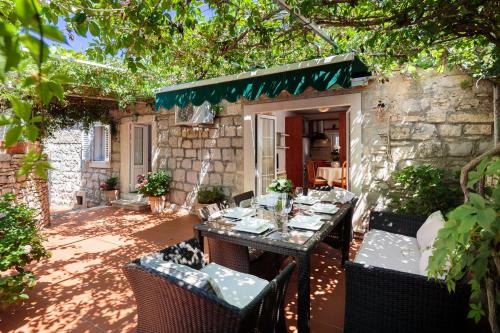 Nona Guesthouse - Charme Holidays – khách sạn tại Sutivan