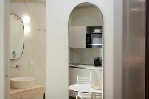 Apartment with Balcony image 9