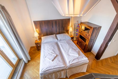 Apartment with Terrace image 3