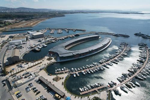 Crowne Plaza Istanbul Tuzla Viaport Marina by IHG, Istanbul
