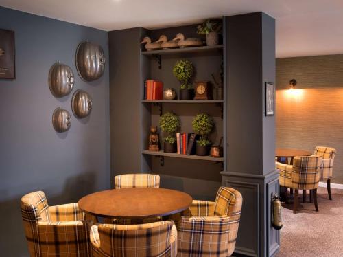Bar/lounge, The Bridge House; BW Signature Collection near Starbucks