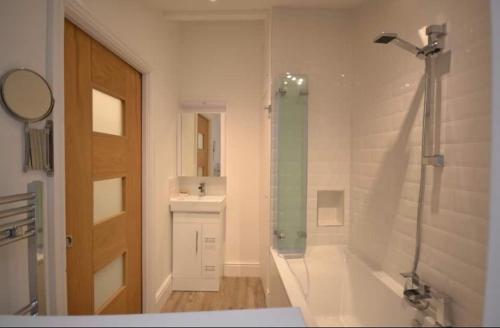 Compact, central apartment, dog friendly., Kingsbridge (foto 7)
