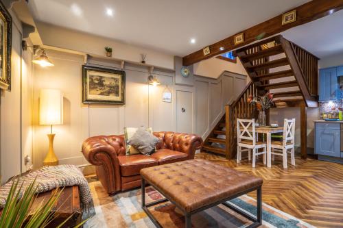 Sorley Boys Snug - main image