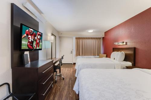 Super 8 by Wyndham Deerfield - Northbrook - Hotel - Deerfield