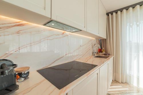 Penthouse in Downtown by Homing