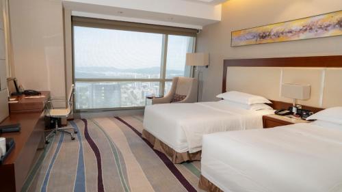 328348516 Crowne Plaza Wuxi Taihu by IHG