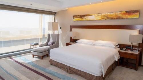 328348530 Crowne Plaza Wuxi Taihu by IHG