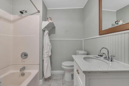 Vintage 1920's cottage ON the Atlanta beltline!