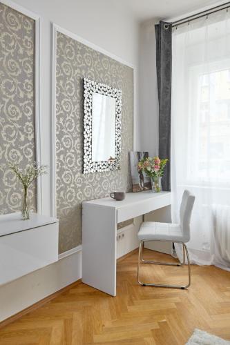 Classy Flat in Zizkov by Prague Days