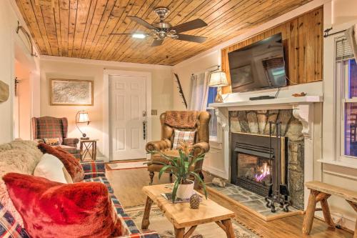 Serene Chimney Rock Abode with Fire Pit and Views in Chimney Rock, USA